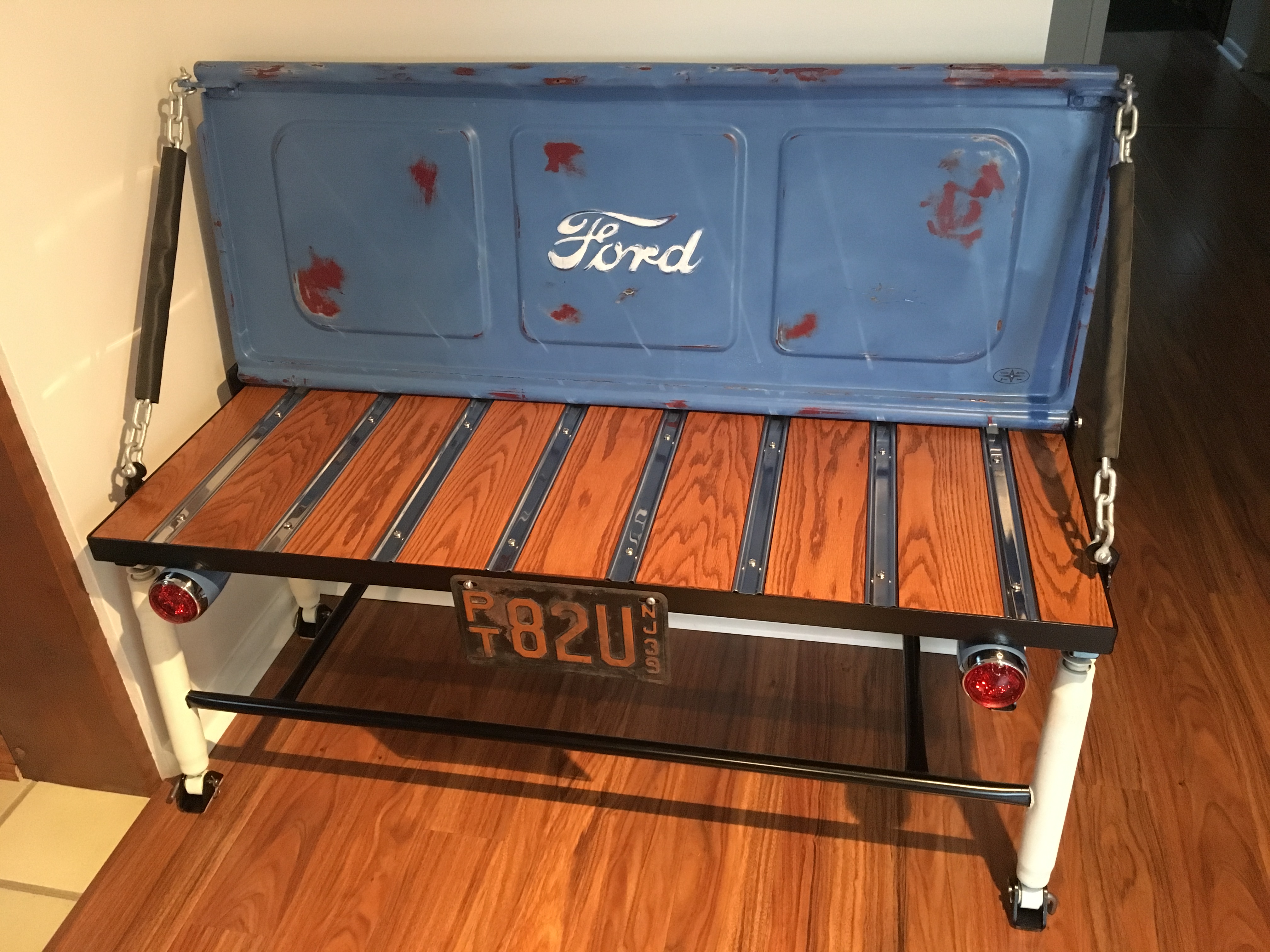 wellsbros/tailgatebench1.JPG